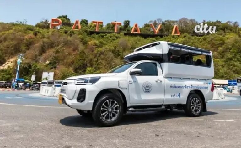 パタヤでトヨタのEVソンテウが走る！ トヨタ製12台の電気ピックアップトラックをテスト走行。 | タイニュース・クロスボンバー（X ...