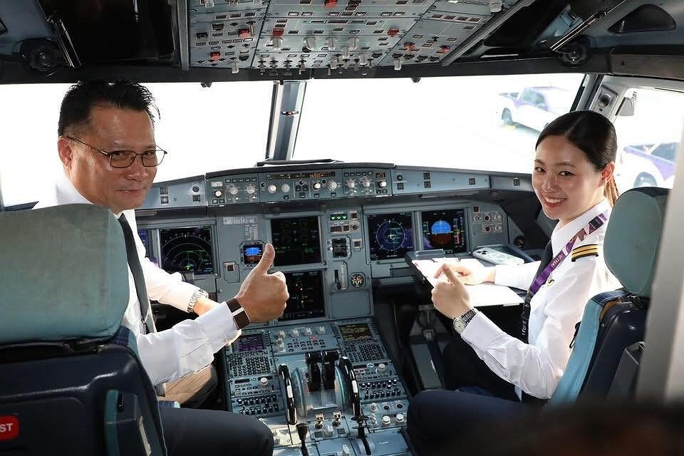 タイ国際航空、創業66年で初の女性副操縦士誕生！ バンコク – ハノイ便